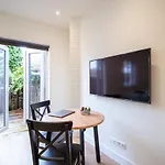 Escamp Apartments