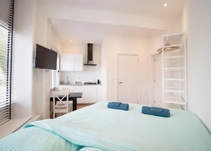 Escamp Apartments